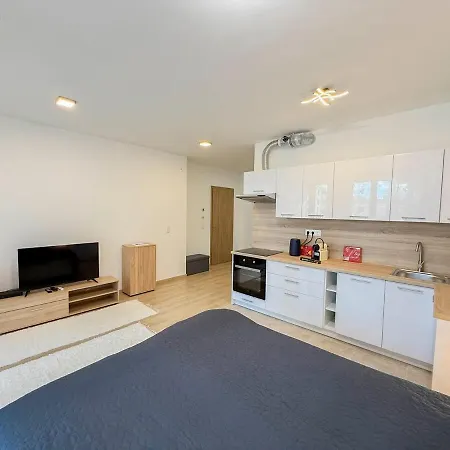 River Danube Flat W Balcony And Free Guarded Parking Apartament Budapeszt
