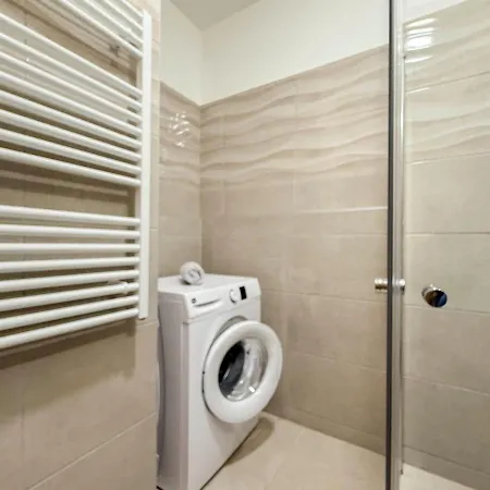 Lägenhet River Danube Flat W Balcony And Free Guarded Parking