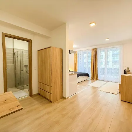 River Danube Flat W Balcony And Free Guarded Parking *