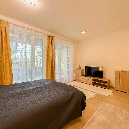 Lägenhet River Danube Flat W Balcony And Free Guarded Parking *