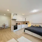River Danube Flat W Balcony And Free Guarded Parking Apartman