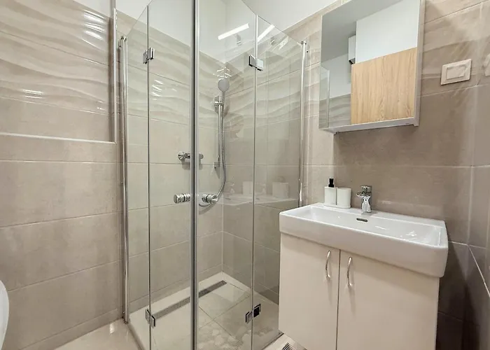 Appartamento River Danube Flat W Balcony And Free Guarded Parking *
