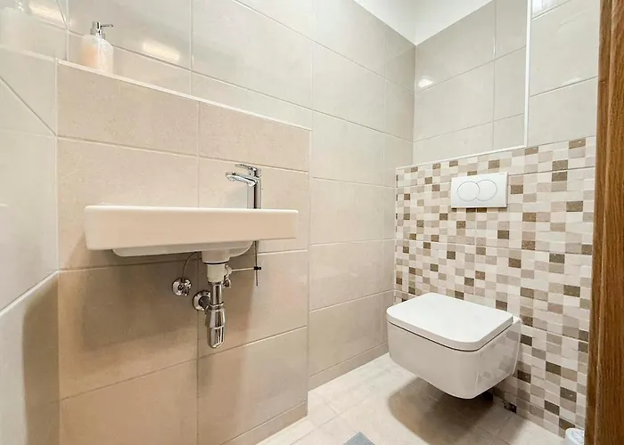 River Danube Flat W Balcony And Free Guarded Parking * Budapest